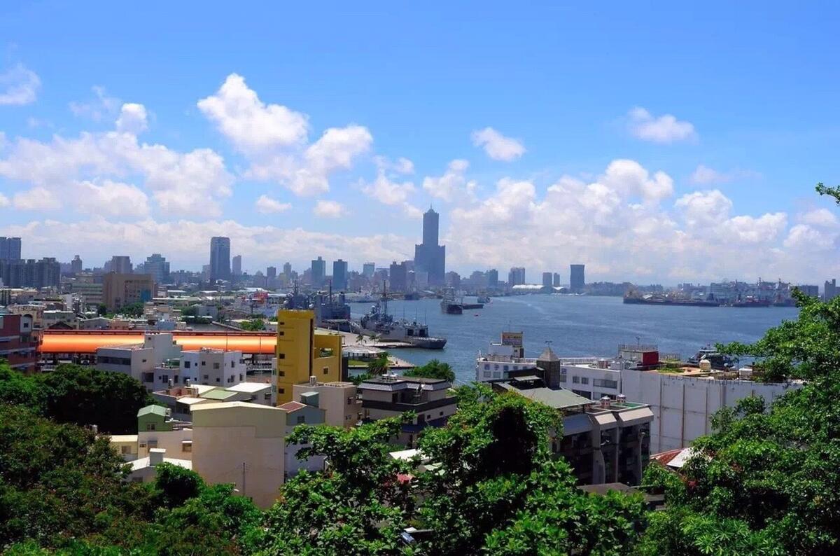 夜幕下的台湾街头风情